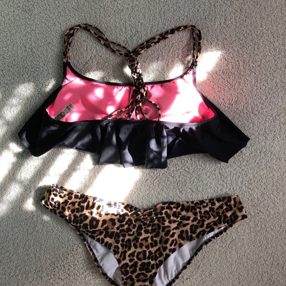 Bikini - Picture 2 of 2